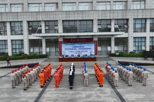 足球报：西海岸红牌稍显苛刻 阿兰目前状态回国足几乎没有疑问